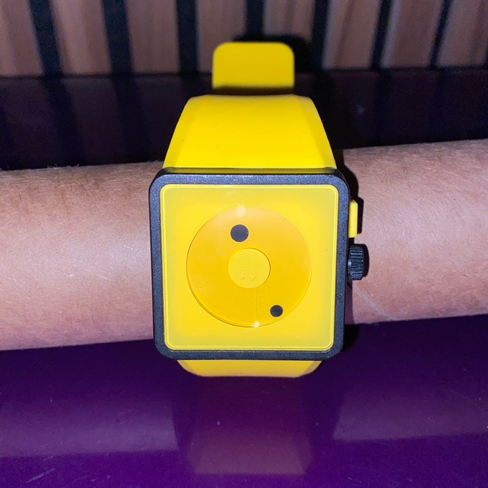 Nixon "The Newton" (Yellow) 30M w/ Backlight